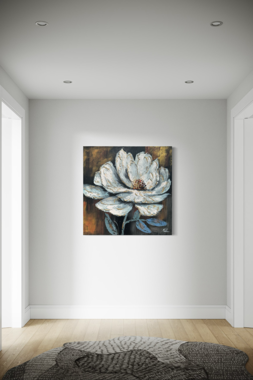 Een schilderij met een grote witte bloem